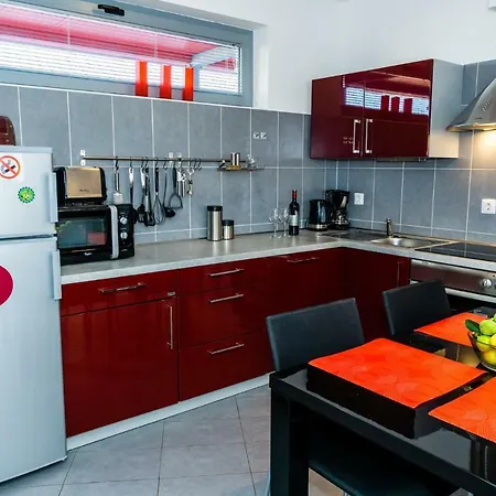 App - 1 * Novigrad Istria